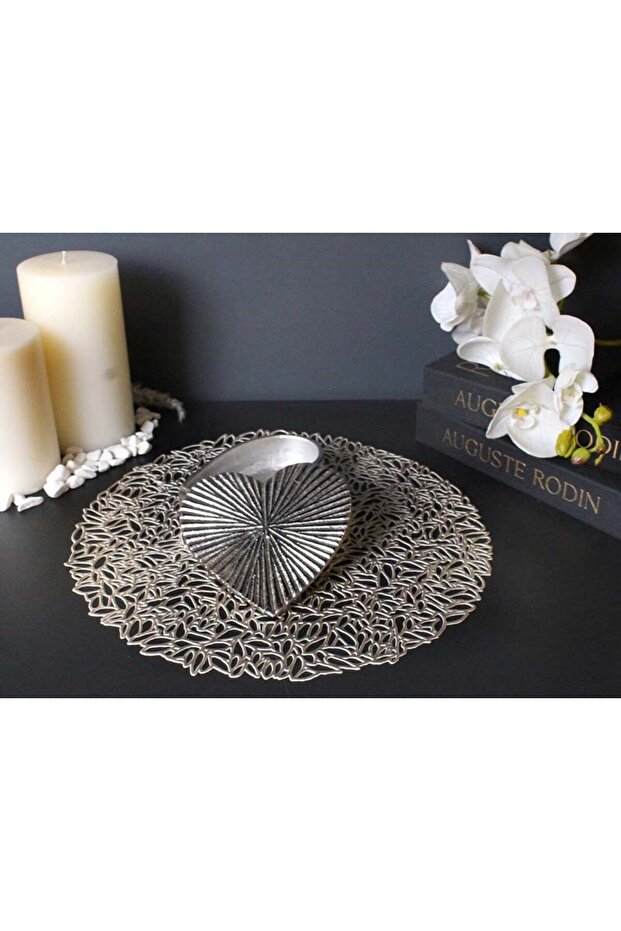 صندوق ديكور فضي صغير الحجم من LOVE SILVER