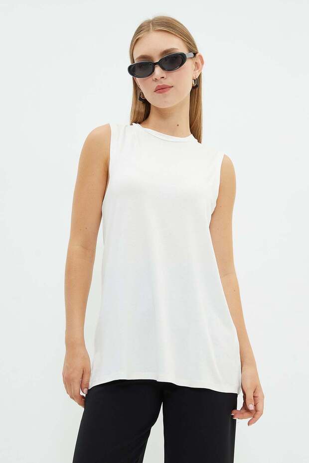 Basic Crew Neck Sleeveless Tunic