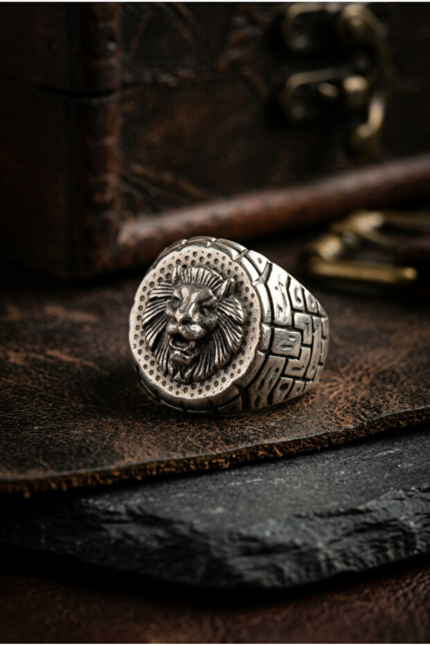 Special Design Masculine Adjustable Men's Ring with Lion Figure