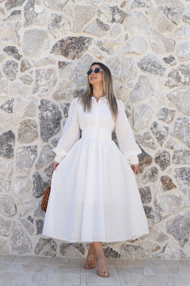 White Waist-Corsaged Scallop Dress