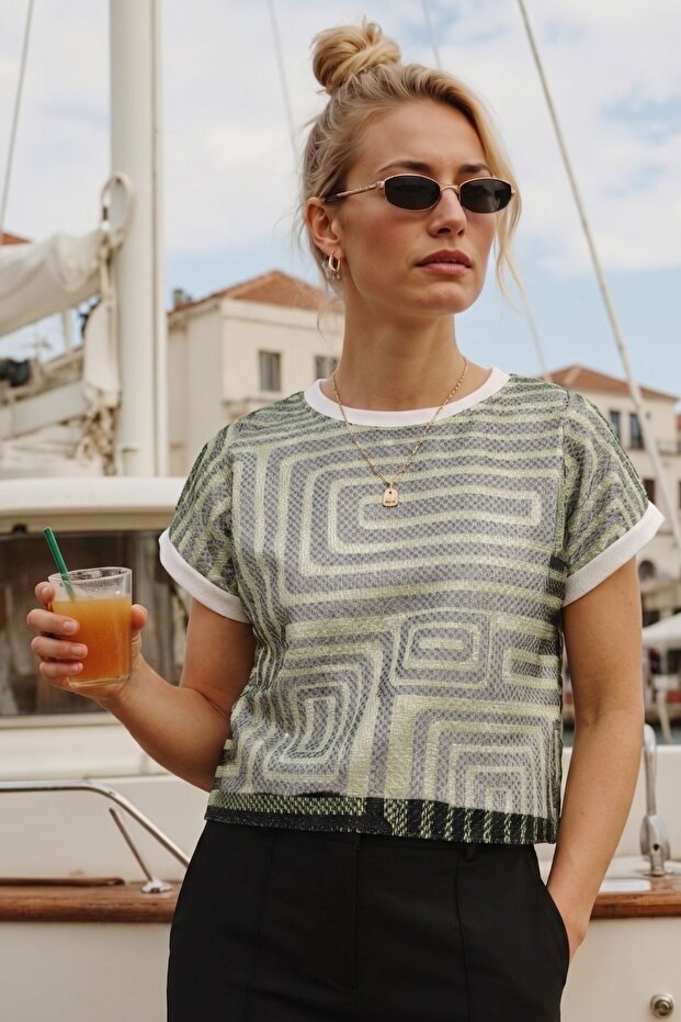 Women's Pistachio Green Crew Neck Mesh Lined Two-Thread Short Sleeve Tshirt Arm-26Y001088