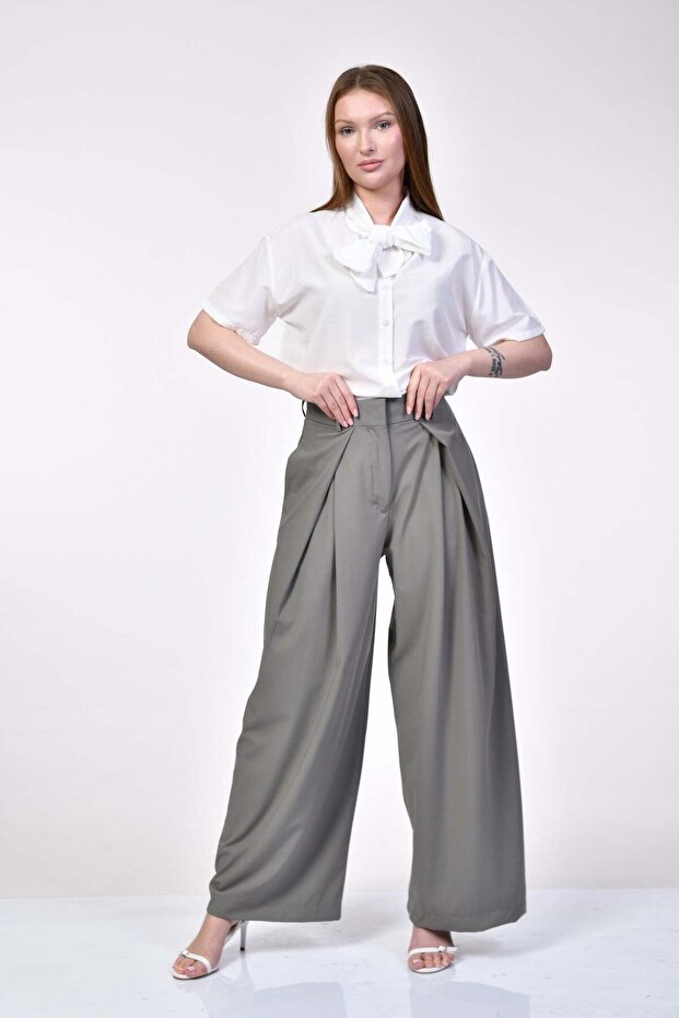 Extra Wide Leg Pleated Trousers - Khaki