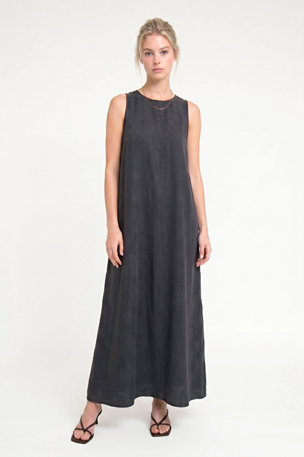 Crew Neck Sleeveless Relaxed Fit Maxi Dress