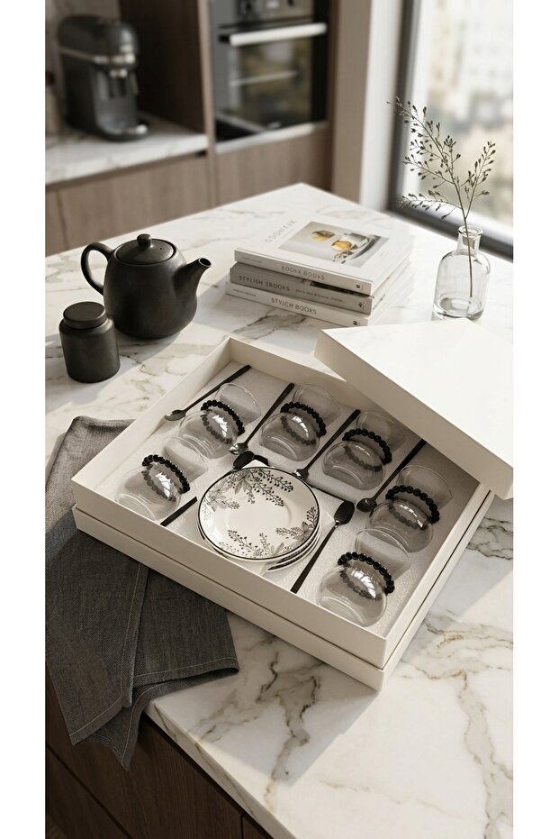 Luxury Tea Cup Set with Saucers Elegant Design for High-End Dining Experiences