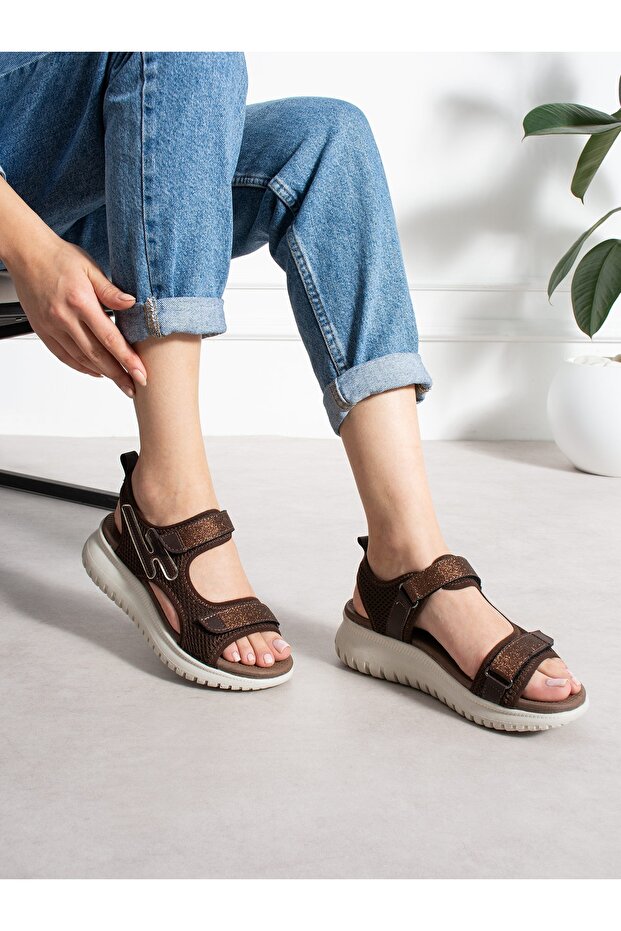 Puckey Brown Women's Sandals