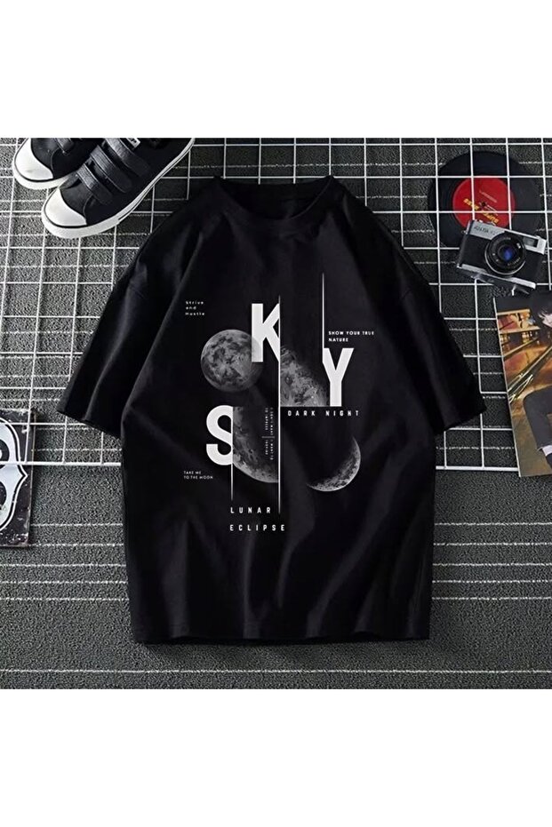 Oversize Minimalist Graphic Printed Short Sleeve T-Shirt
