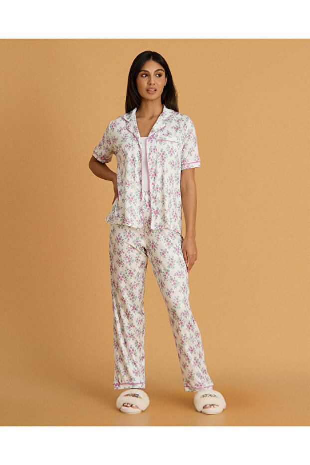 Women White Printed Classic Pyjama Set