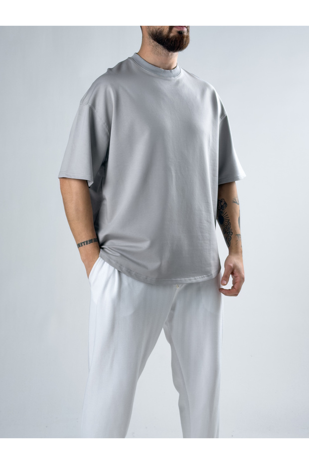 Basic T-Shirt