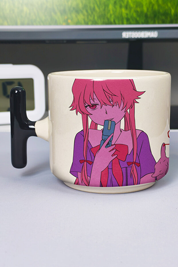 كوب سيراميك فاخر مطبوع عليه رسوم متحركة من Mirai Nikki (قطعة واحدة) على شكل حرف T بمقبض أسود خاص V5T