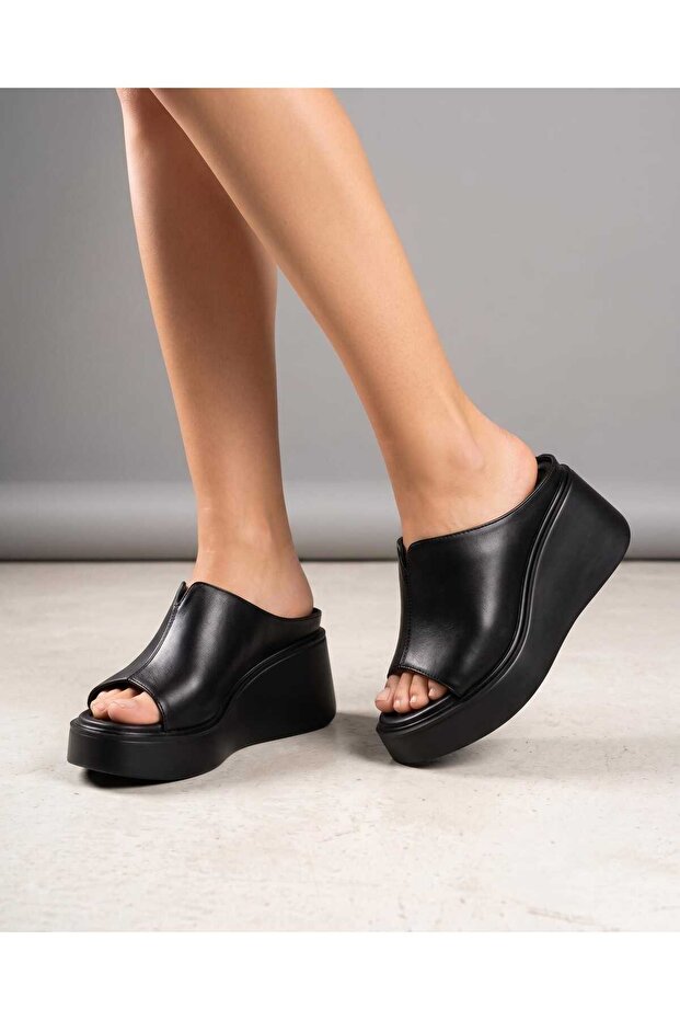 Alya Sole Women's Slippers