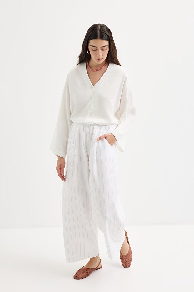 Pleated Pocketed Linen Trousers Camel