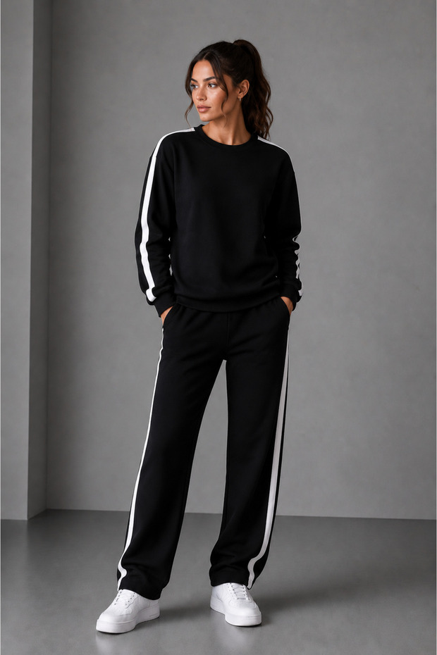 Women's Striped Detail Circular Necklace Sweat Suit