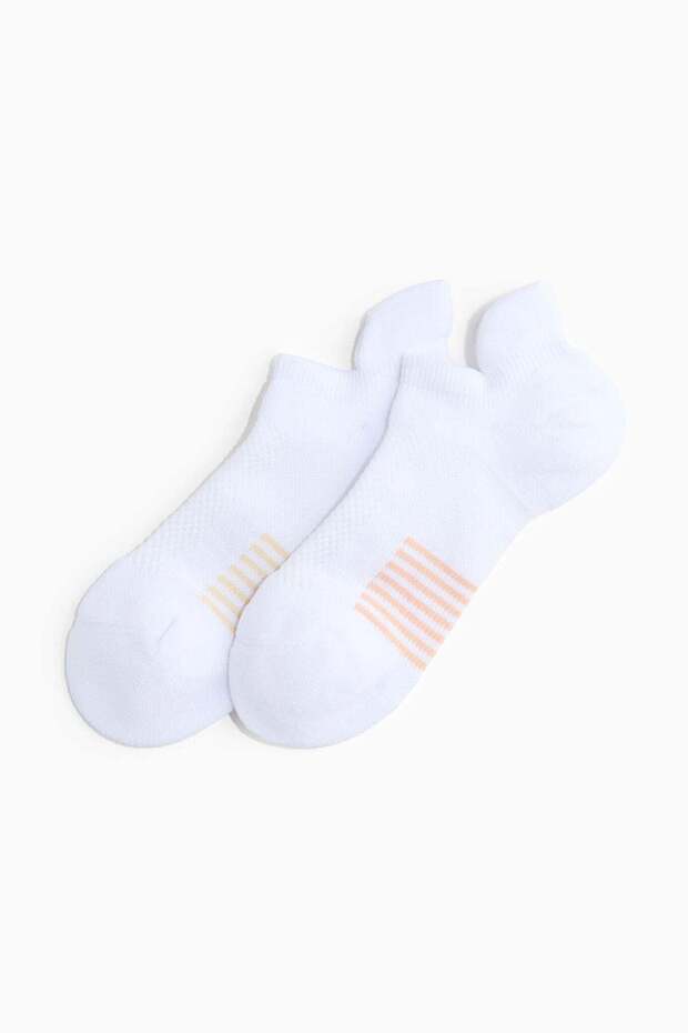 2-pack sports socks with DryMove™