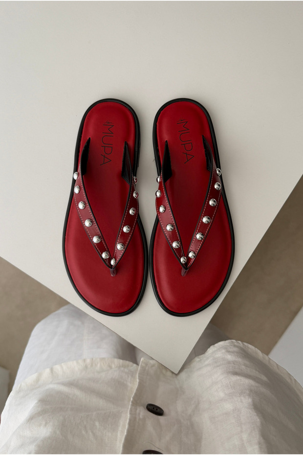 شباشب نسائية حمراء