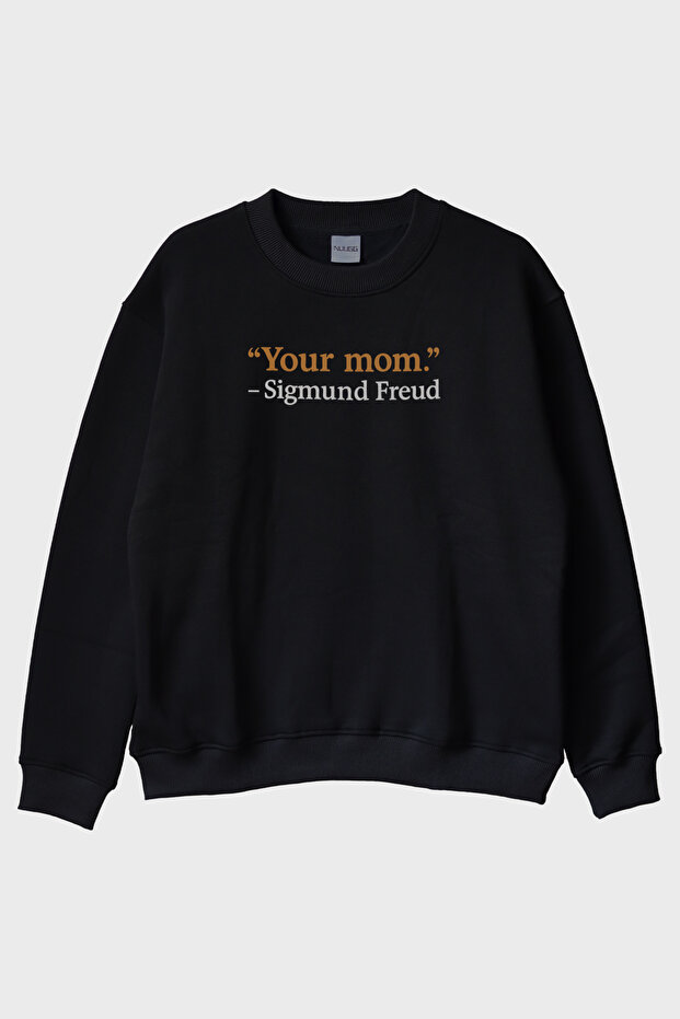 سويت شيرت Your Mom Mizahi مطبوع ذو الرقبة الدائرية باللون الأسود