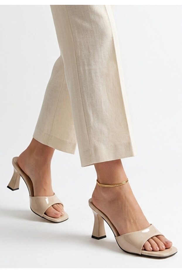 Jova Beige Patent Leather Heeled Slippers