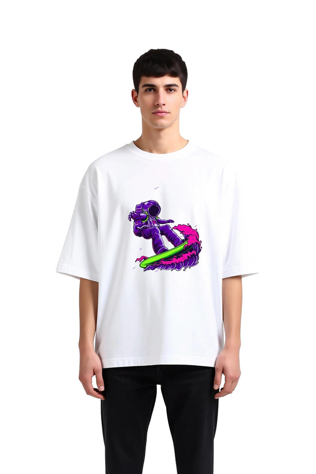 تي شيرت رجالي كبير الحجم مطبوع عليه Space Surfer على نيون ويف