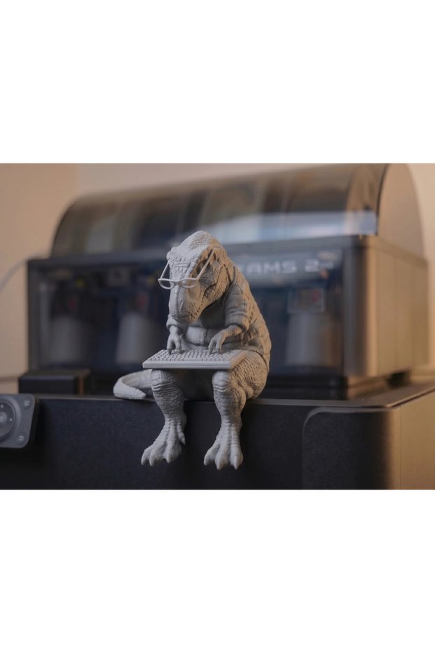 Teknik Destek T-Rex Headset Monitor and Over-Screen Desktop Figure