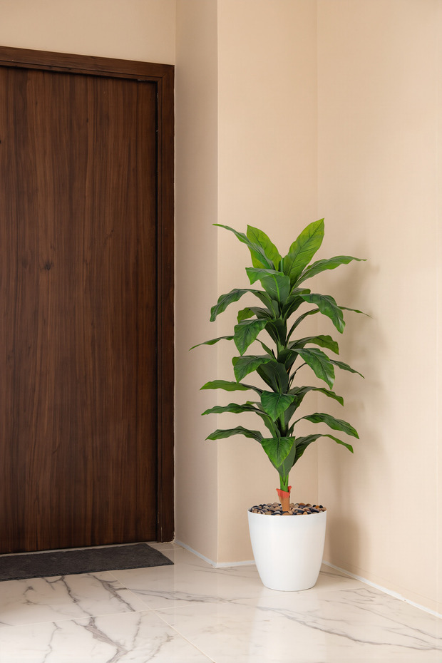 نبات ذرة اصطناعي بطول 150 سم مع وعاء أبيض - ديكور داخلي عصري