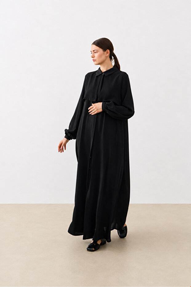 Covered Ferace Black