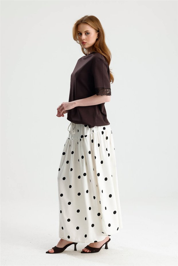 Brown_T-Shirt with Lace Detail on the Sleeves