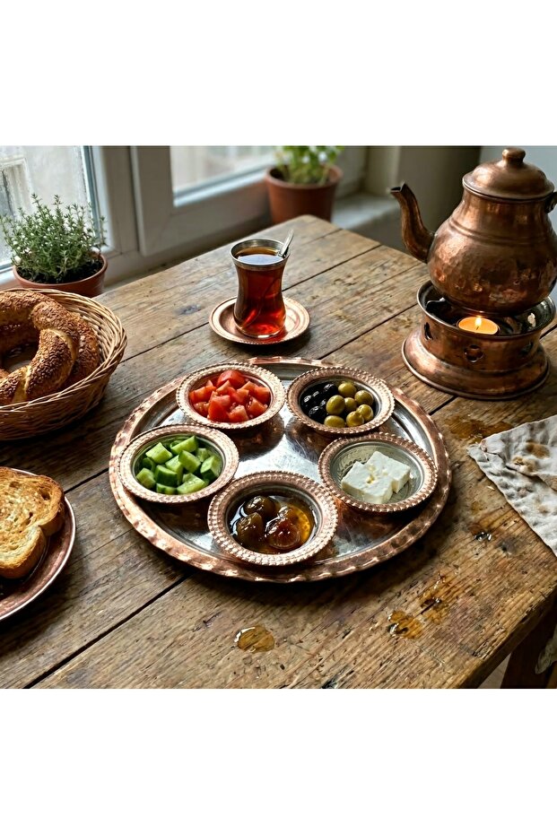 Handmade Copper Presentation Breakfast Tray (35 cm) and Plate Set of 5 (11.5 cm)