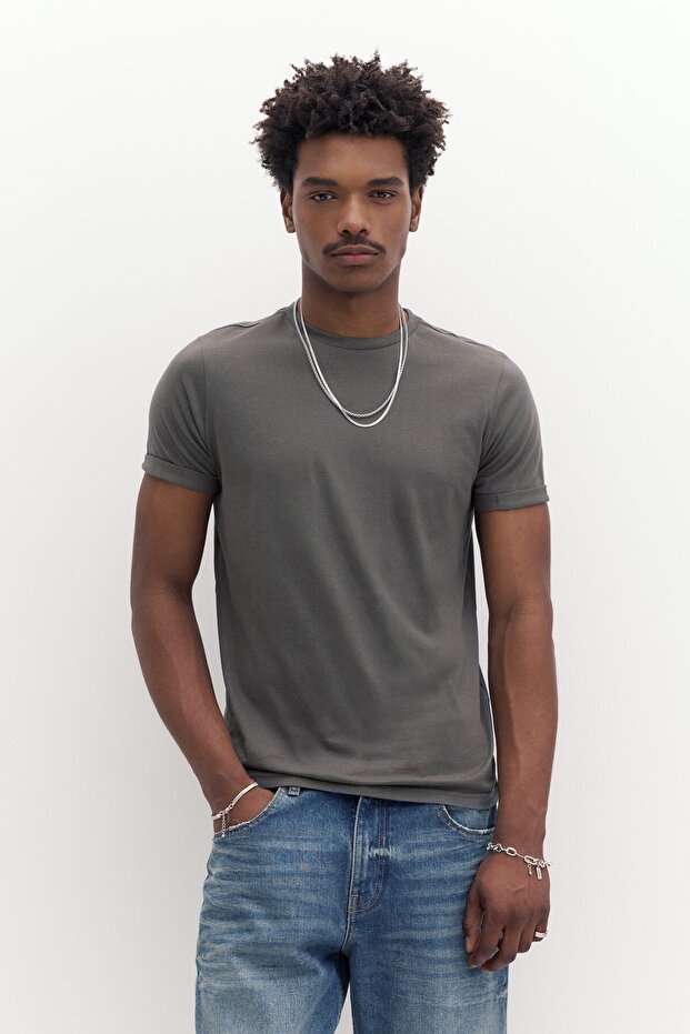 Muscle fit t-shirt