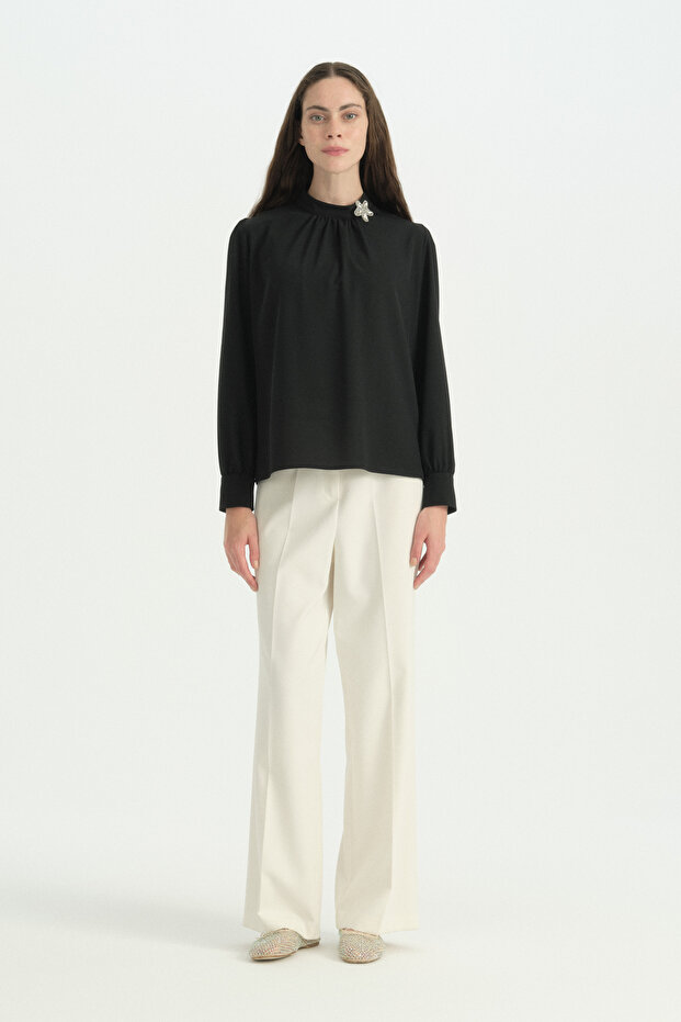 Drawstring Brooch Detailed Blouse - Black
