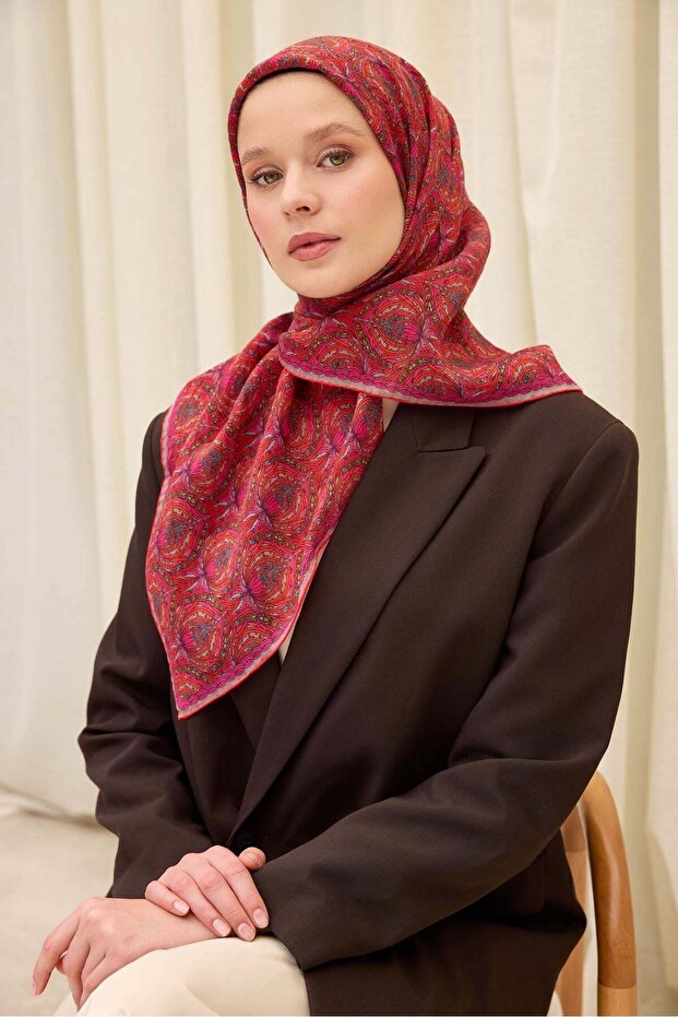 وشاح مونار أحمر مقاس 90×90