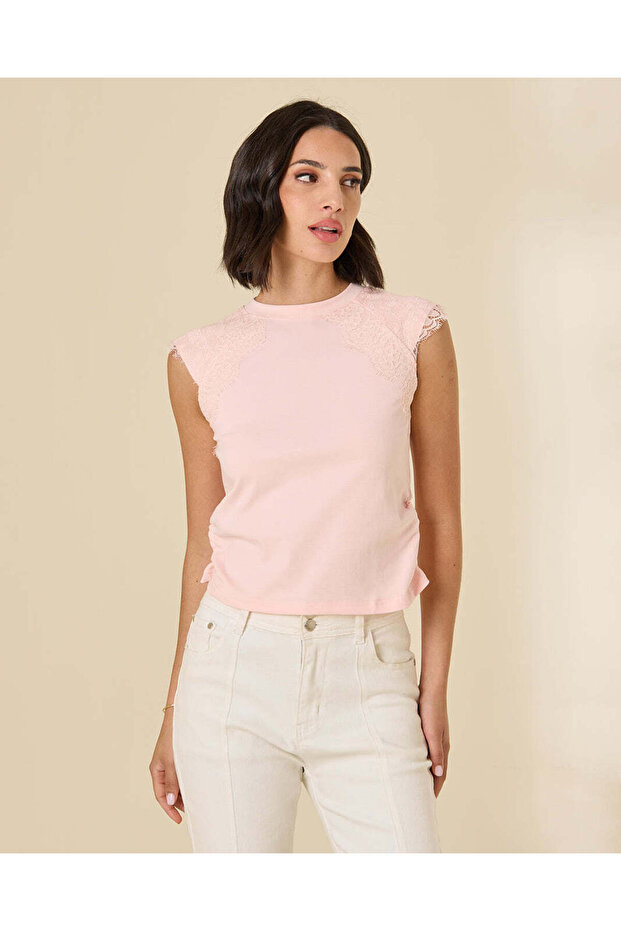 Women Pink T-shirt With Delicate Lace Detailing