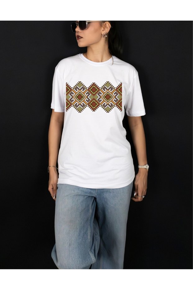 Unisex Carpet Patterned T-Shirt Vintage Ethnic Embroidery Look Cotton Regular Fit Crew Neck White Black T-Shirt Dtf Printed Bohemian Style Couple Combination