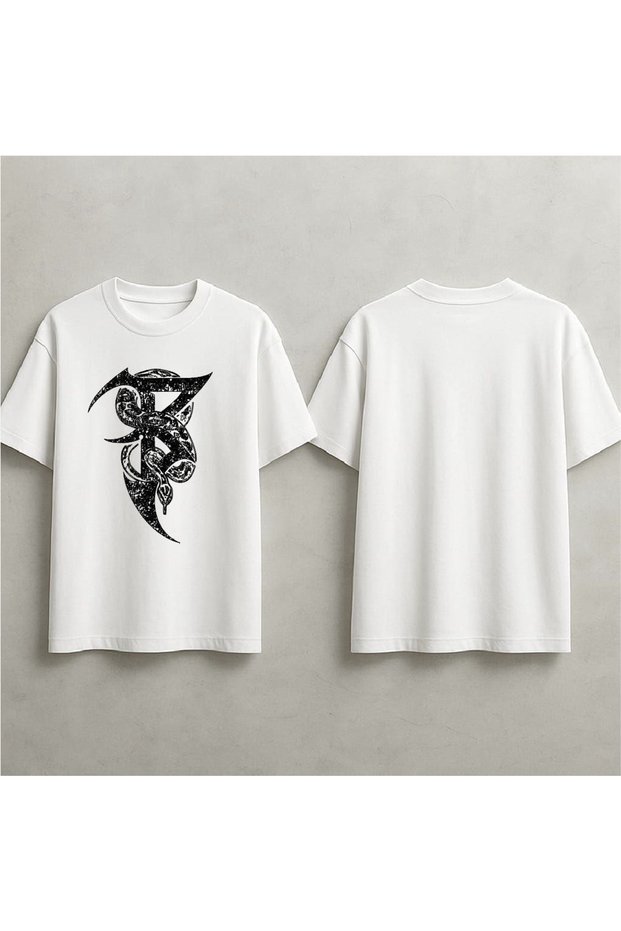 Eye-Catching Printed Oversized T-Shirt with Snake Design