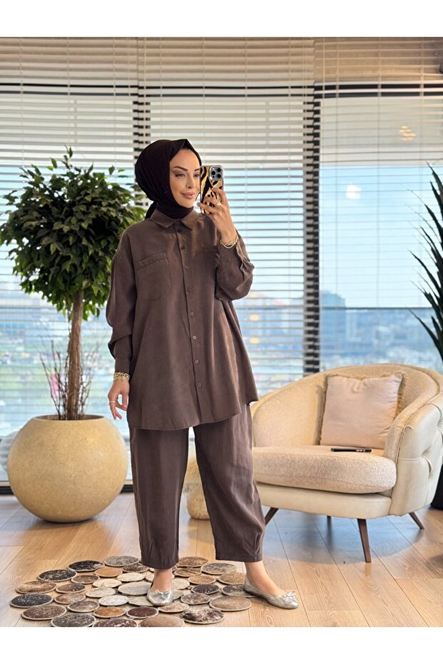 14442 Classic Suit with Two Front Pockets, Brown