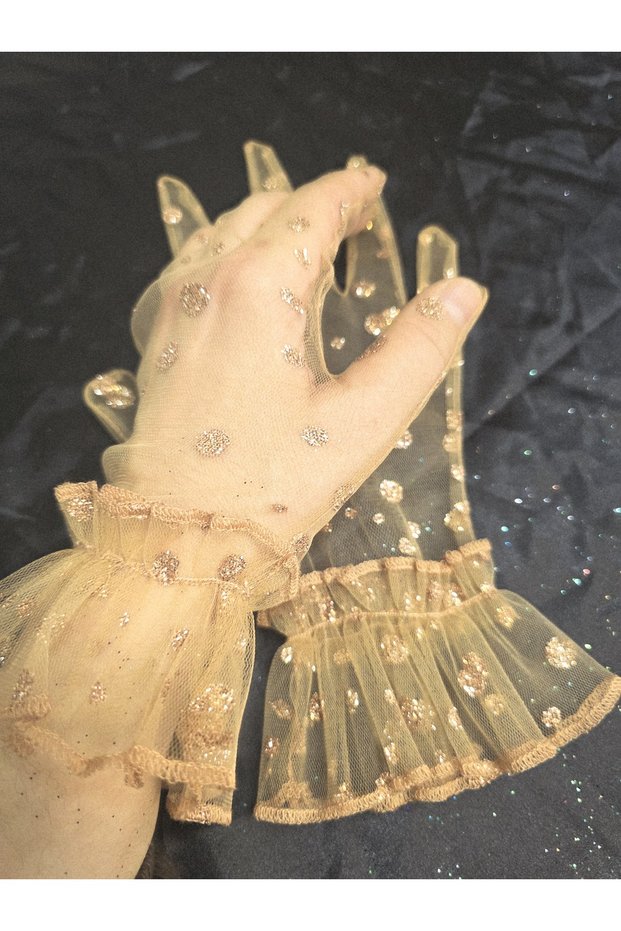 Sabrına Ultra-Patterned Sparkling Ruffled Short Gloves in Nude Color