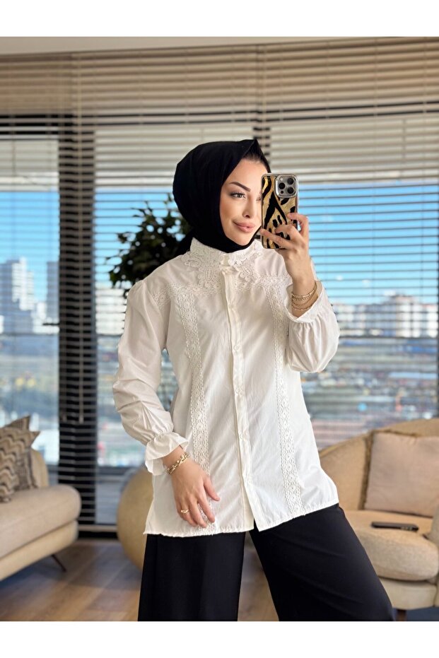 260135 قميص رومانسي بياقة دانتيل باللون الأبيض