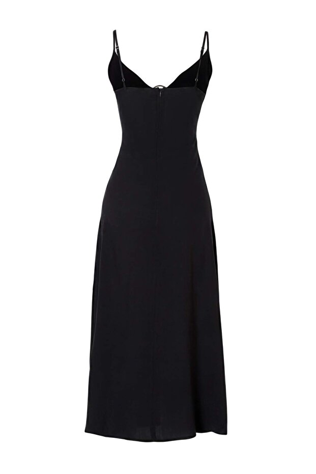 Siyah Dokuma Cut Out Detaylı Maxi Plaj Elbise TBESS24EL00127 - 5
