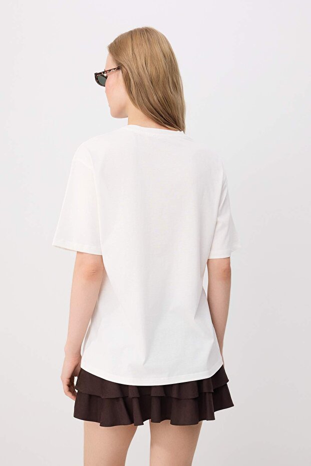 Ekru Baskılı Oversize/Geniş Kalıp Kısa Kol Örme T-Shirt TWOSS26TS00335 - 7