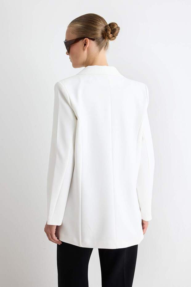 Beyaz Oversize Astarlı Düğmeli Dokuma Blazer Ceket TWOAW22CE0167 - 4