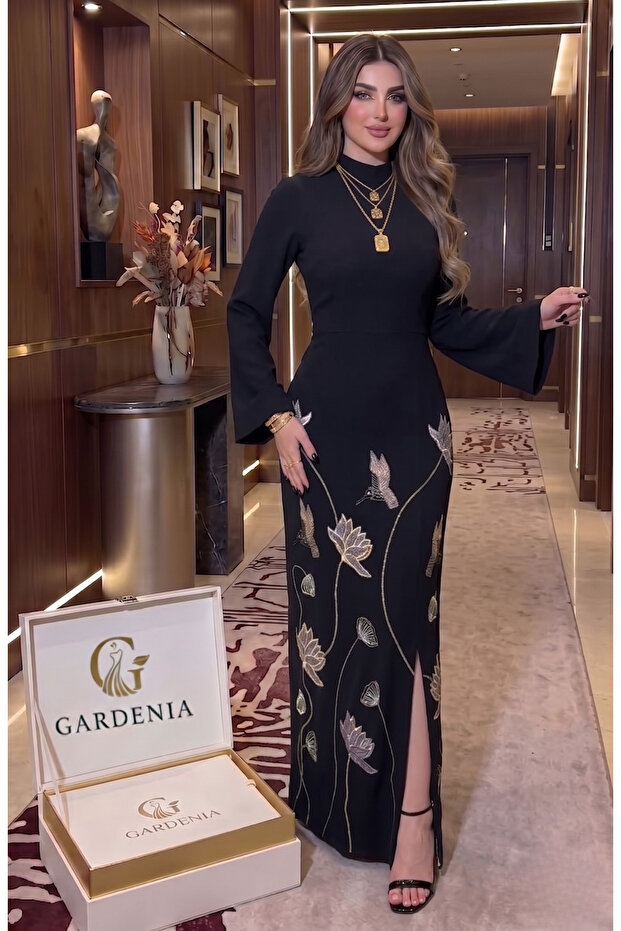 فستان سهرة أسود مع تطريز فاخر بالكمبيوتر
