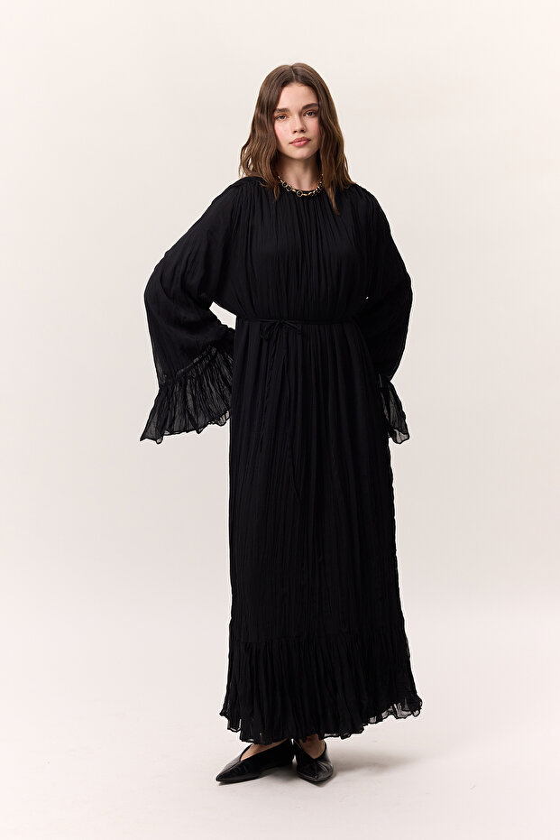 Rochie lungă neagră, plisată, cu drapajuri. - 6