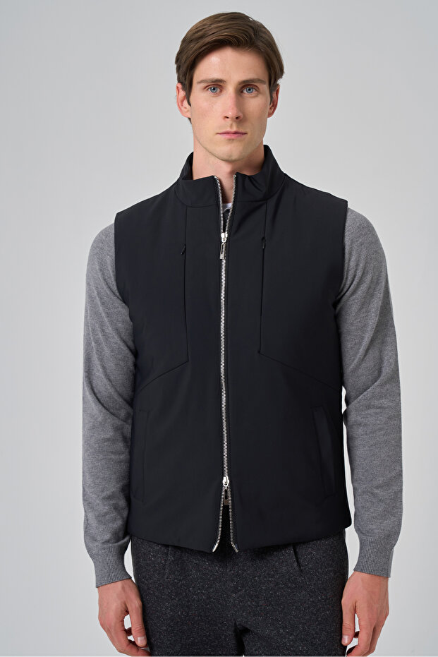 Men's Black Polyamide Sports Hidden Pocket Zippered Vest
