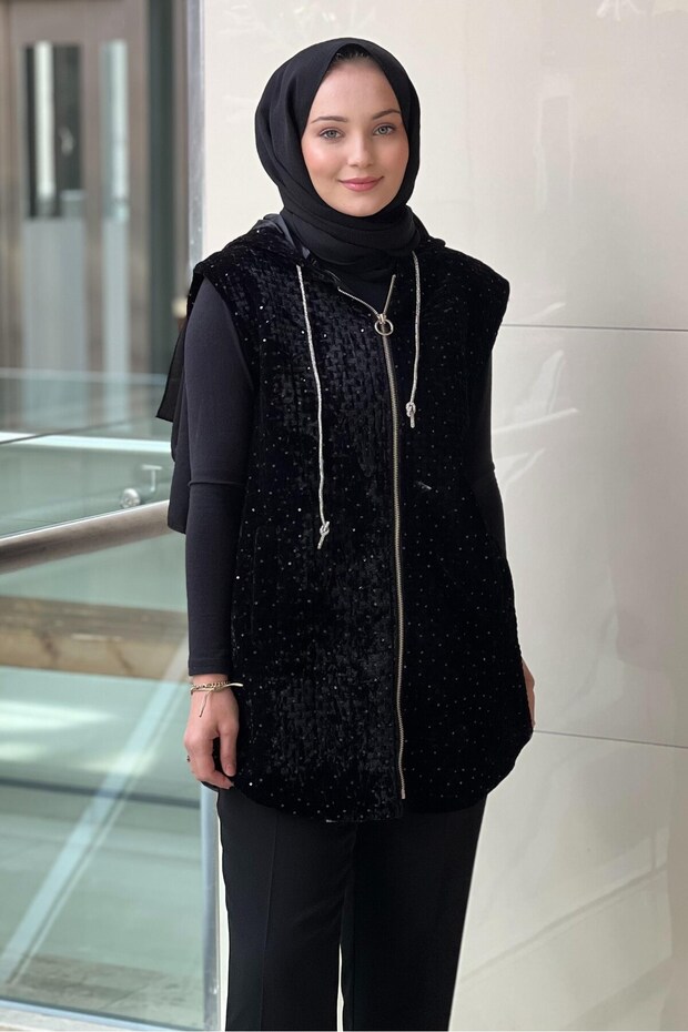 Sequined Embroidered Hooded Velvet Vest