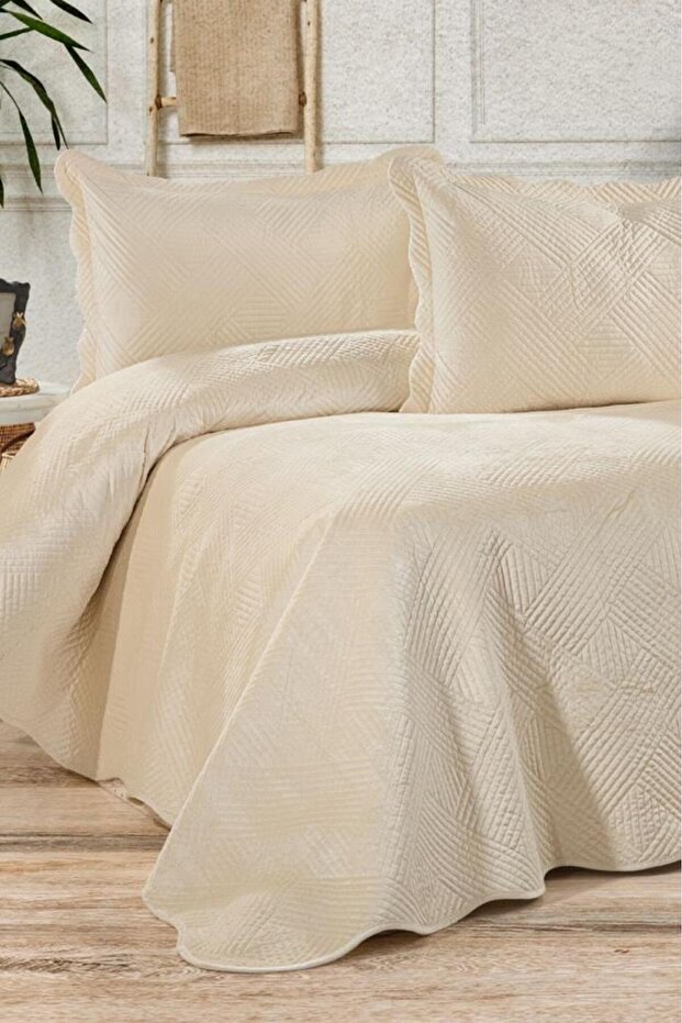 Gona Luxury Velvet Double Bedspread Cream