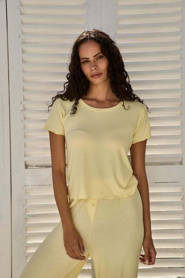 تيشيرت DEBRA بأكمام قصيرة من مزيج المودال - أصفر فاتح