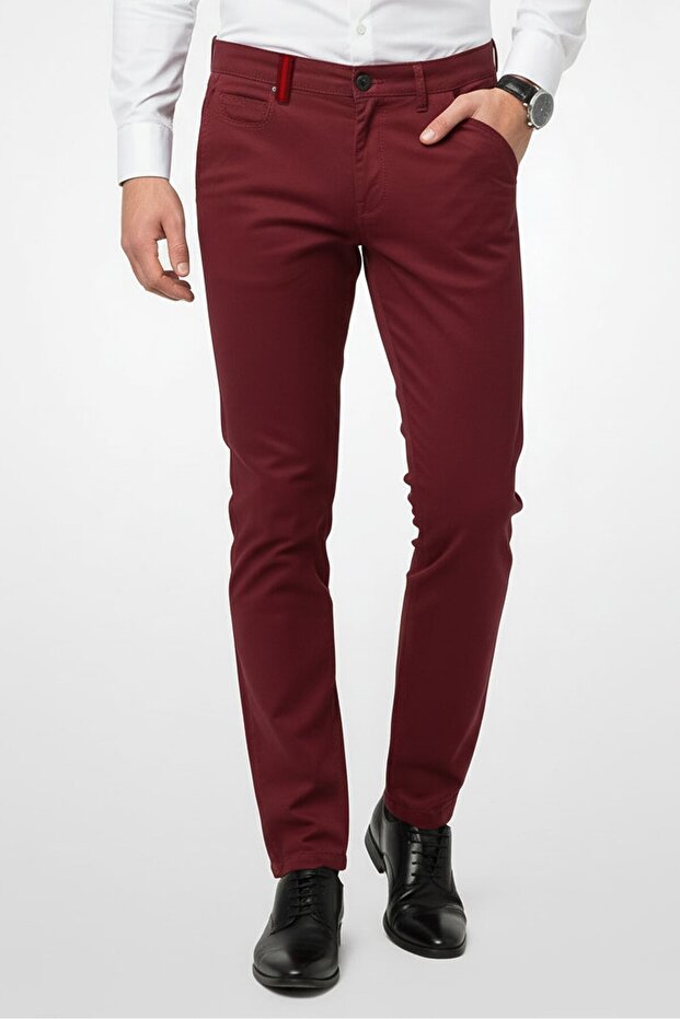 Men Regular Fit Solid Chino Pants, Red