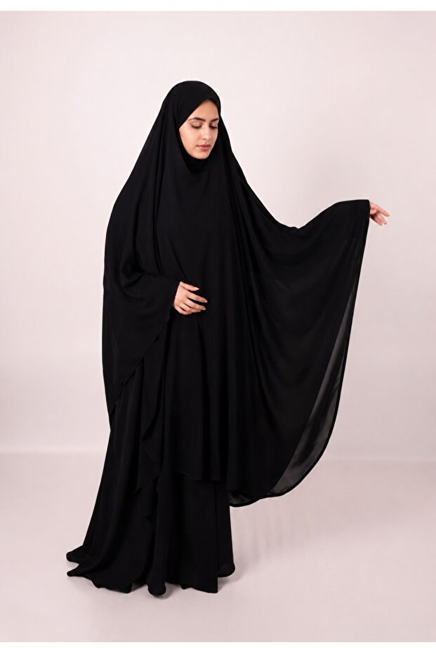خمار كويتي سادة – تغطية واسعة وانسيابية أنيقة 🖤