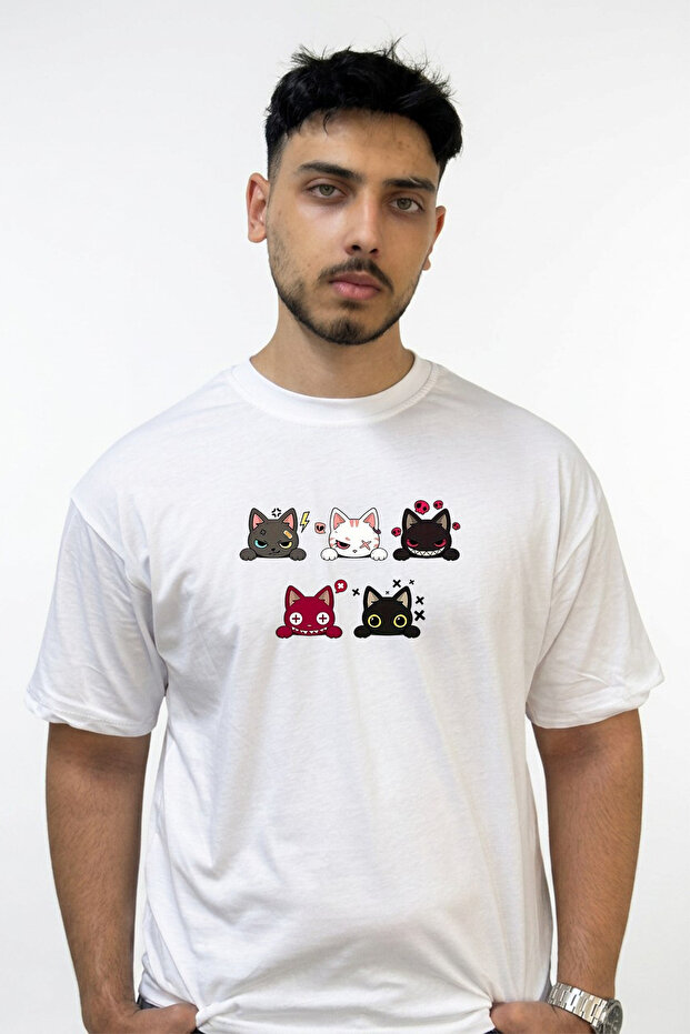 تي شيرت أبيض كبير الحجم مطبوع بتصميم Emo Cats