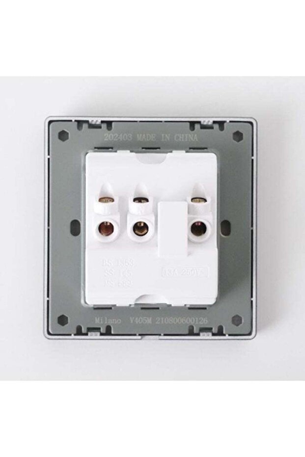 Milano 16A Universal Socket Electrical Switches Sockets Outlets