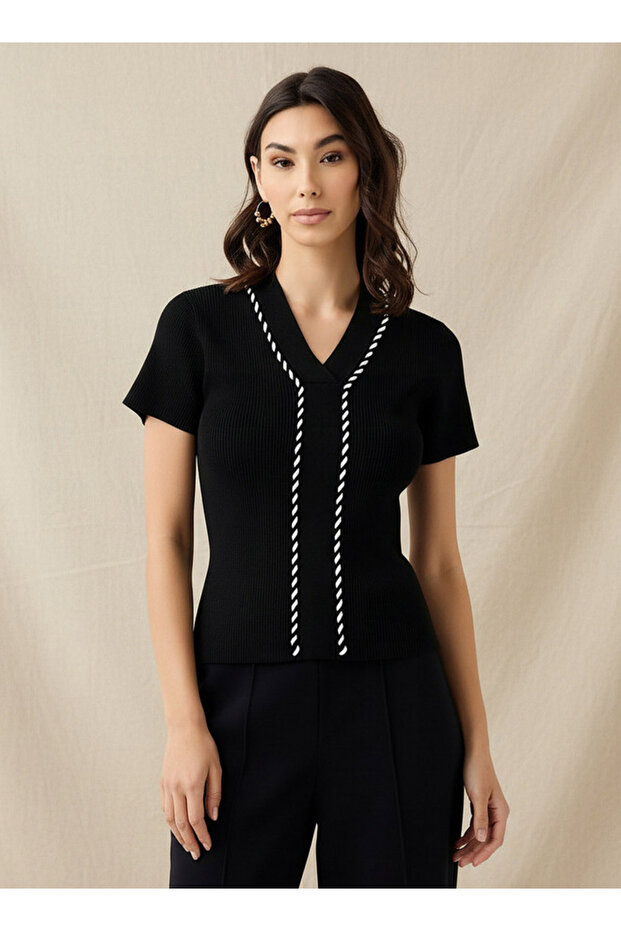 RIBBED V NECK CENTRE CORDING VEST