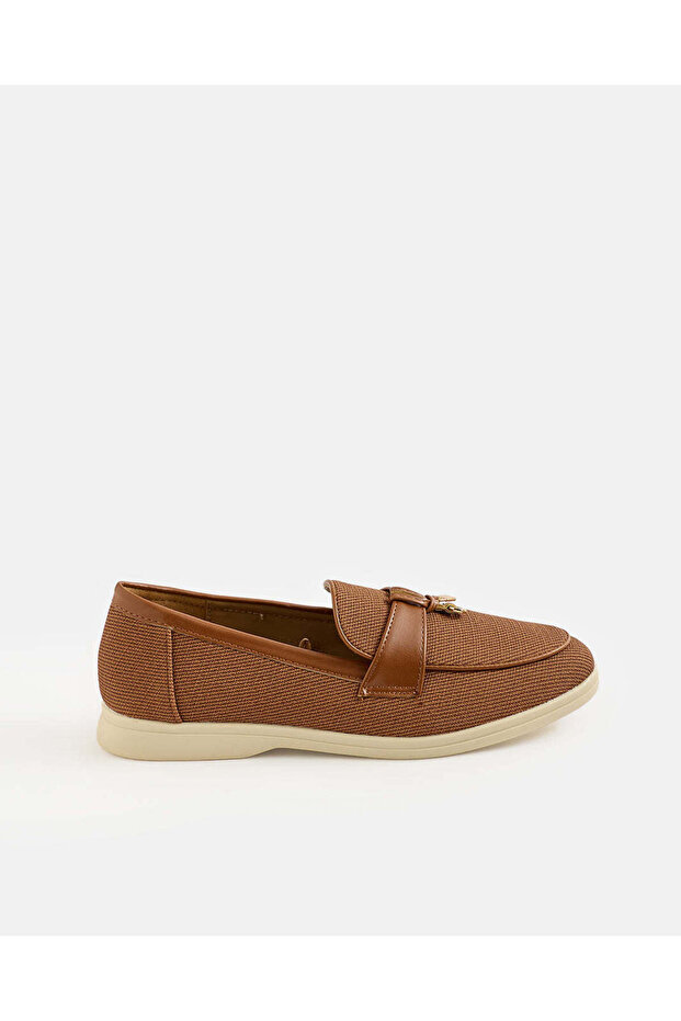 Women Green Textured Loafers